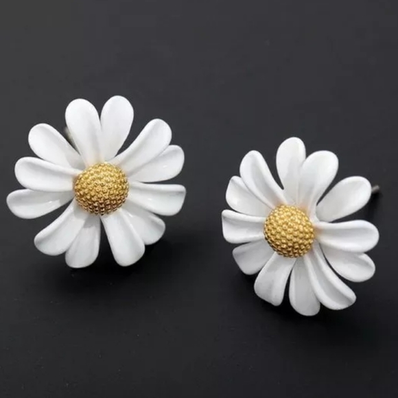 Daisy Earrings - Picture 2 of 5
